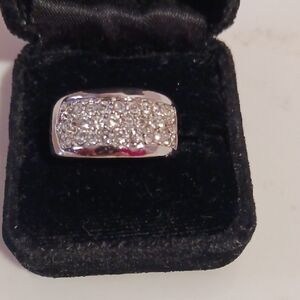 Elegant Silvertone Ring with Crystal Accents 8